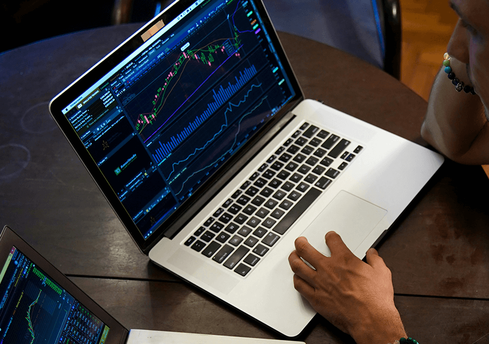 fw webdesign blog header warum guenstige websites langfristig teuer werden